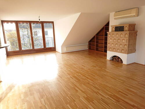 Wohnzimmer - 3 Zimmer Etagenwohnung zum Kaufen in Köln