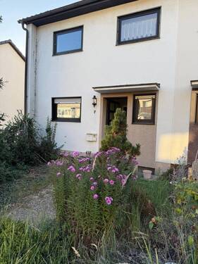 Straßenansicht - Einfamilienhaus mit Garage in Waldrandlage von Troisdorf-Spich