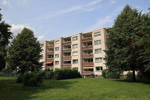 Hausansicht.JPG - Schöne Wohnung in Wedau, 3,5-Zimmer, Balkon, gute Aufteilung, teilsaniert