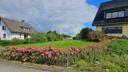 Seitlich - Grundstück zum Kaufen in Odenthal