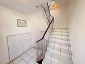 6 Treppenhaus Eingangsbereich - 