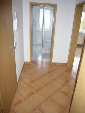 Flur - 2 Zimmer Etagenwohnung zur Miete in Plauen