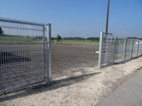 Stabmattenzaun Toranlage - Grundstück zum Kaufen in Neuburg an der Kammel OT Wattenweiler
