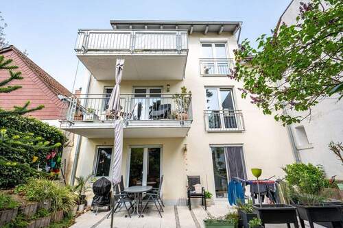 Hausansicht - 3-Zimmer-Wohnung - Baujahr 2005 - Effizienzklasse B mit wertiger Ausstattung und großem Balkon