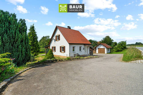 Zufahrt - 3 Zimmer Einfamilienhaus zum Kaufen in Wolfegg / Roßberg