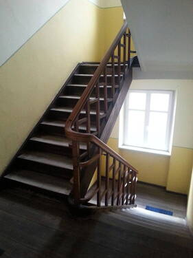 Treppenhaus - 2 Zimmer Etagenwohnung zum Kaufen in Neuburg