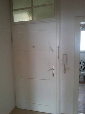 Eingangstür mit Sprechanlage - 