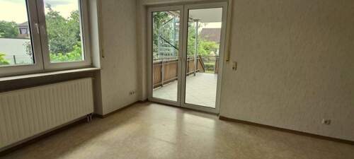 24. EG-Wohnzimmer mit Balkon.jpg - 