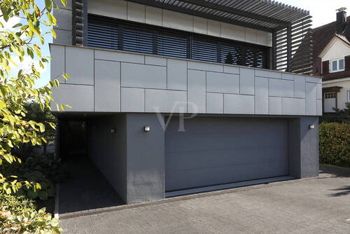 Einfahrtsbereich - 8 Zimmer Mehrfamilienhaus, Wohnhaus zum Kaufen in Gaggenau