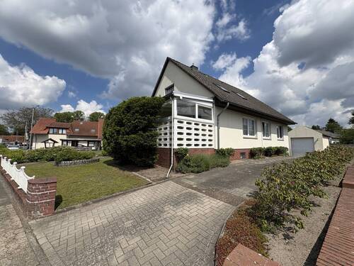 Außenansicht Einfahrt - 6 Zimmer Einfamilienhaus zum Kaufen in Tarmstedt