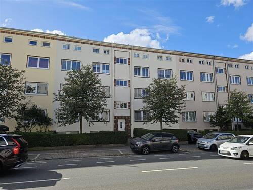 Straßenansicht - 3 Zimmer Etagenwohnung zum Kaufen in Rostock