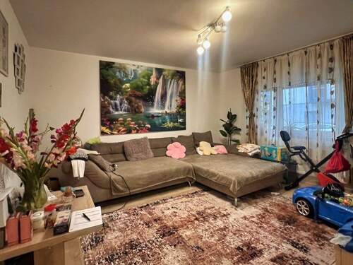 Wohnzimmer - 2 Zimmer Etagenwohnung zum Kaufen in Karlsruhe