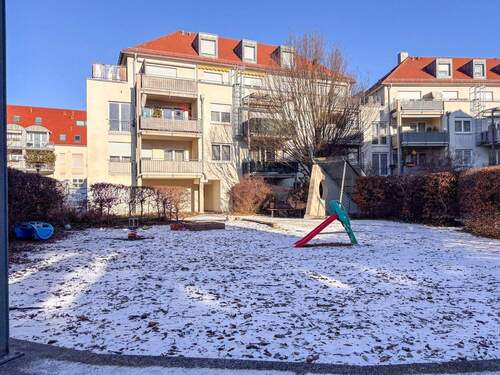 Innenhof - Etagenwohnung mit 76,90 m&sup2; in Dresden zum Kaufen