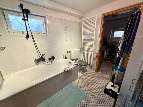 Bad und Abstellraum Einlieger - 