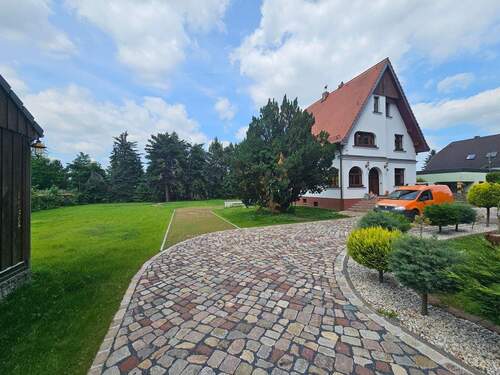 Haus - 8 Zimmer Einfamilienhaus zur Miete in Großpösna