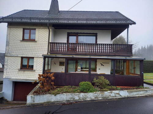 Straßenansicht - 7 Zimmer Einfamilienhaus zum Kaufen in Neustadt