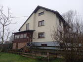 Vorderseite Hauseingang - 7 Zimmer Einfamilienhaus in Neustadt