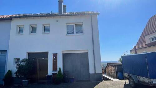 Vorderansicht - 7 Zimmer Doppelhaushälfte zum Kaufen in Uhingen