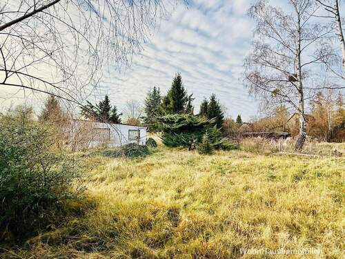 Blick von der Straße aus - Grundstück in Fredersdorf