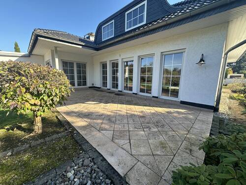 sonnige Terrasse - 5 Zimmer Einfamilienhaus zum Kaufen in Nörvenich