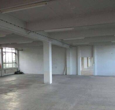 12e217f3-85cd-49e7-9344-cb5453bd8bfc-1924477138.jp - INDUSTRIELOFT: Produktion - Lager - Event - Gewerbe - Großraumbüro