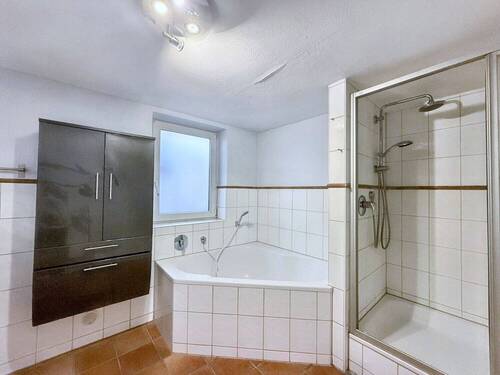 Bad mit Dusche 1. OG - 