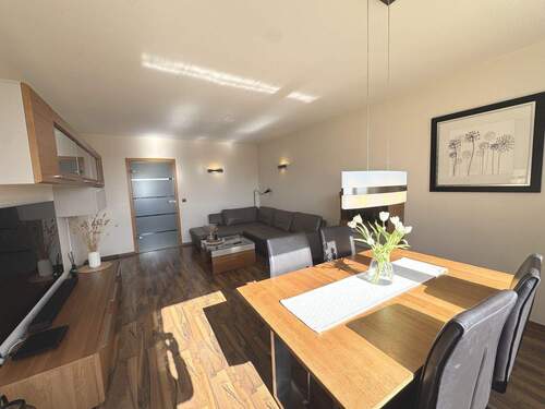 WOHNZIMMER - 3 Zimmer Etagenwohnung zum Kaufen in Leverkusen