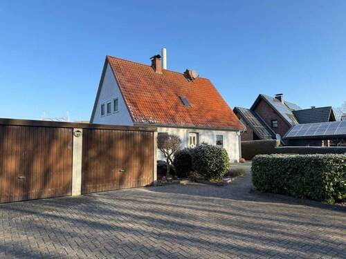 Ansicht v SW - 7 Zimmer Einfamilienhaus in Petershagen / Lahde