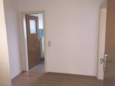 Flur - 1 Zimmer Etagenwohnung in Leverkusen
