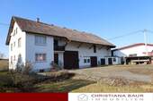 Hofansicht - PLATZ ZUM ENTFALTEN: Bauernhaus mit Hof, Schömberg