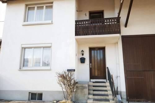 Hauseingang - 4 Zimmer Bauernhaus, Landhaus zum Kaufen in Schömberg