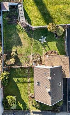 04- Haus und links Baugrundstück .jpg - Einfamilienhaus mit 136,00 m&sup2; in Kreuzau zum Kaufen