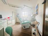 Behandlungszimmer I.jpeg - 8 Zimmer Büro in Königsbrunn
