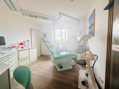 Behandlungszimmer I.jpeg - 8 Zimmer Büro in Königsbrunn