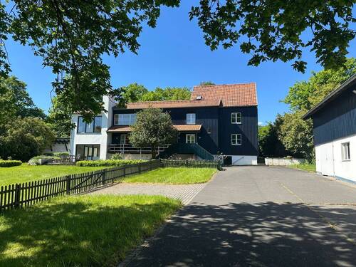 wunderbare Auffahrt - Modernes und wunderbares Einfamilienhaus, mit Stallgebäude, in Alleinlage
