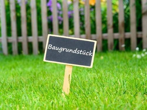 Bild1 - Platz für Neues - Baugrundstück mit Abrissobjekt in Röderau