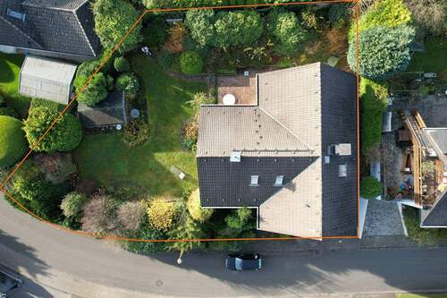 Draufsicht mit Grenzen - 7 Zimmer Einfamilienhaus zum Kaufen in Odenthal