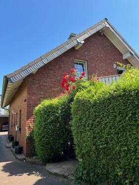 Seitenansicht_Hauseingang - 6 Zimmer Einfamilienhaus in Soest