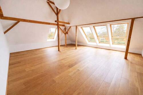 Raumansicht im Dachgeschoss - 5 Zimmer Etagenwohnung zum Kaufen in Dresden