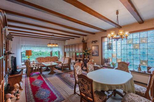 Wohnzimmer mit Gartenblick - 3 Zimmer Bungalow in Berlin