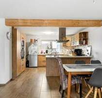 Großzügige 3-Zimmer-Wohnung mit zwei Balkonen und Kamin - Weißenhorn Attenhofen