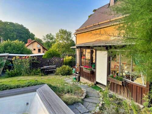 Rückseite/Terrasse - Einfamilienhaus mit 131,90 m&sup2; in Plauen zum Kaufen