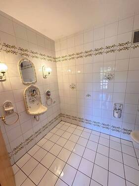 Gäste-WC Bild 1_EG.jpg - 