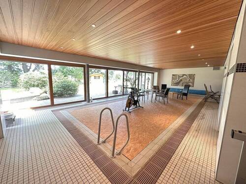 abgedecktes Schwimmbad.jpg - 