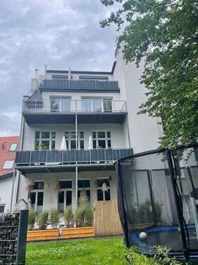 Rückansicht Haus 130-m²-Wohnung 1. Etage - 8 Zimmer Etagenwohnung zum Kaufen in Herford