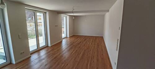Wohnzimmer & Balkon - 