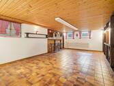 Hobbyraum mit Bar im Untergeschoss - 