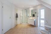Bad mit Badewanne - 