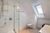 Bad mit Dusche - 