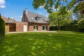 Gartenansicht - Repräsentatives Wohnjuwel mit traumhaften Garten
